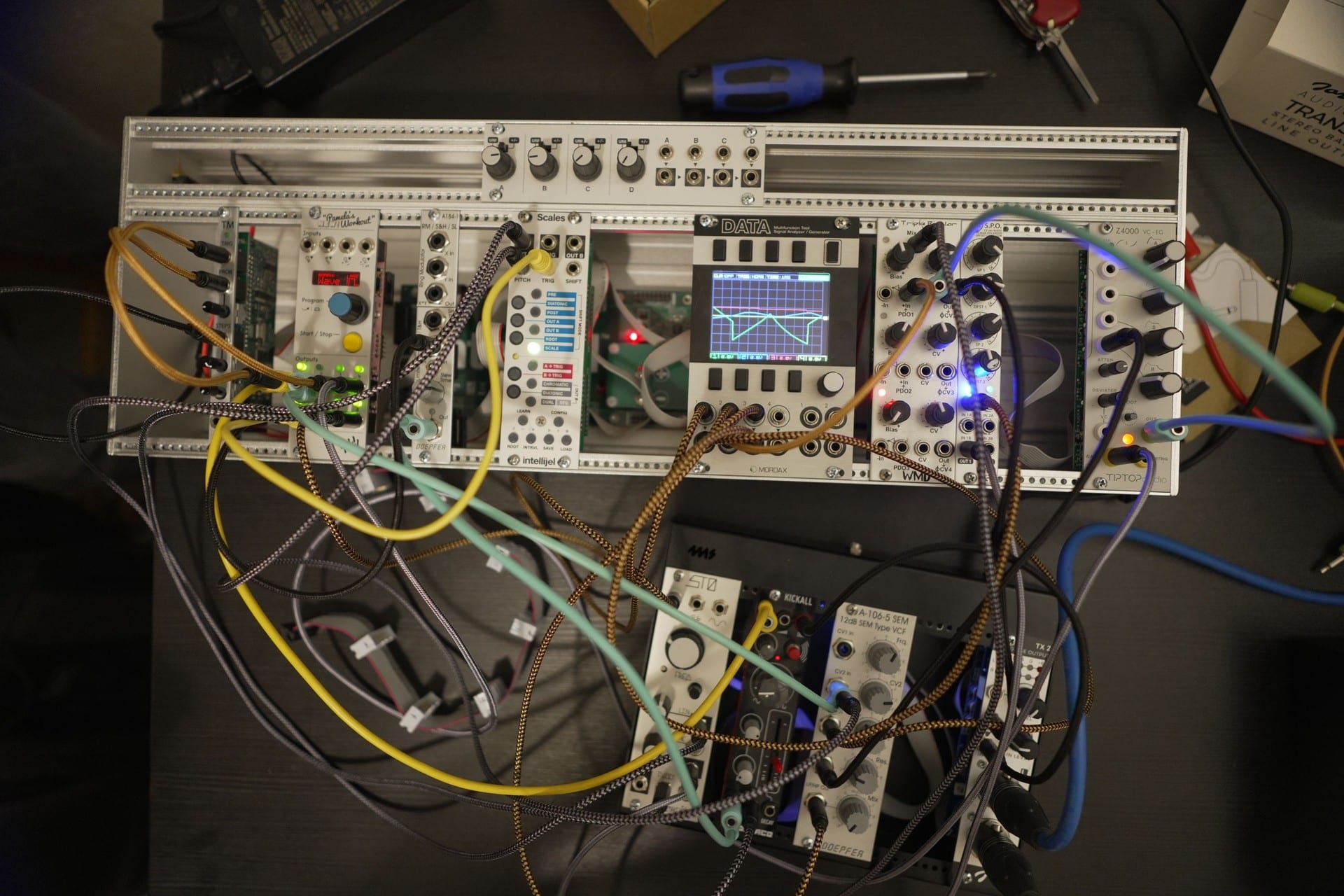 A typical modular learning case with LFOs, pitch quantiser, oscillator (VCO), filter (VCF) and amplifier (VCA).
